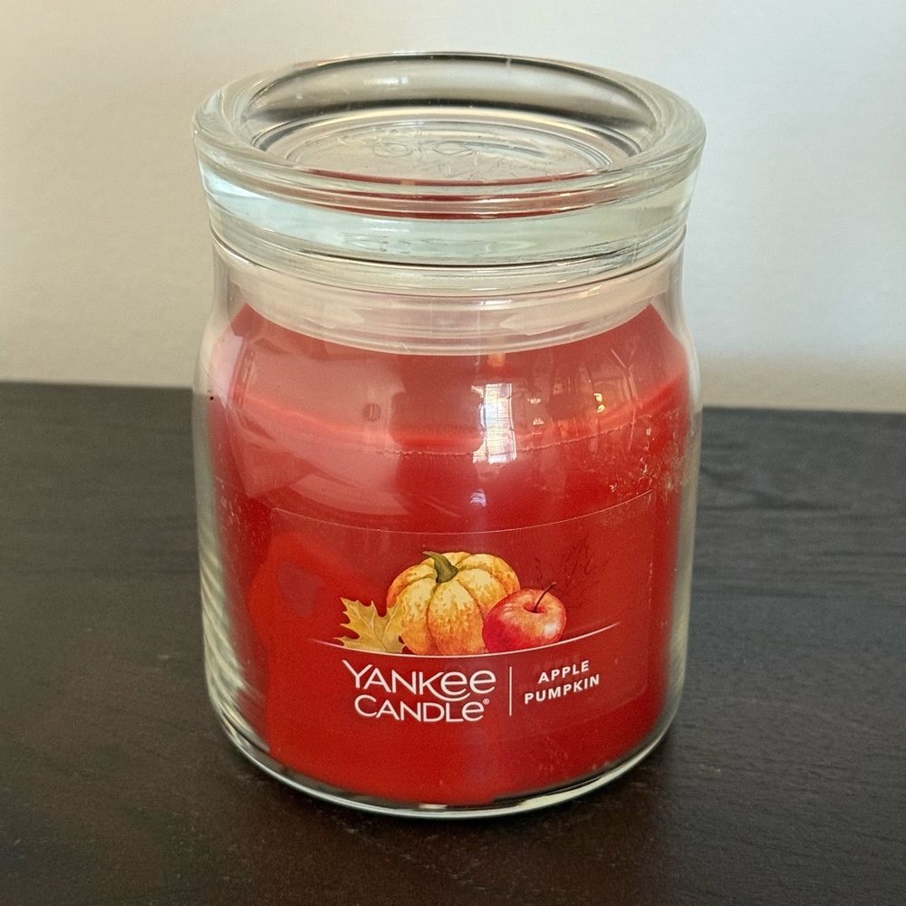NEW. Yankee Candle Apple Pumpkin scented Candle. 13 oz. - Picture 4 of 13
